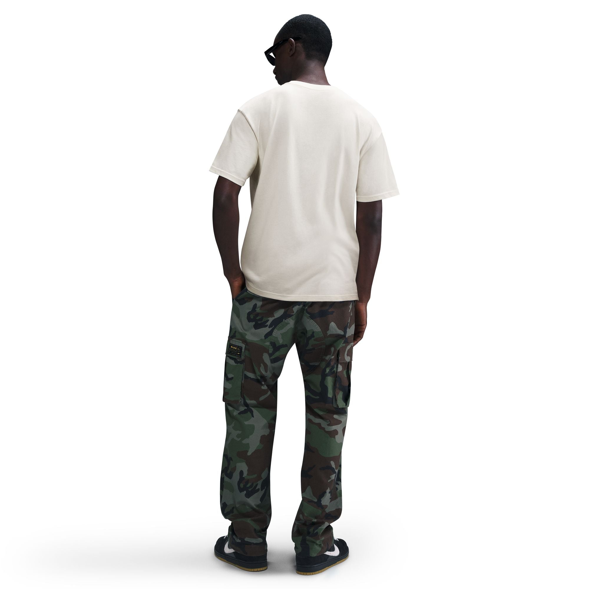 Nike SB Men's Logo Skate HBR T-Shirt - Sail/Court Purple