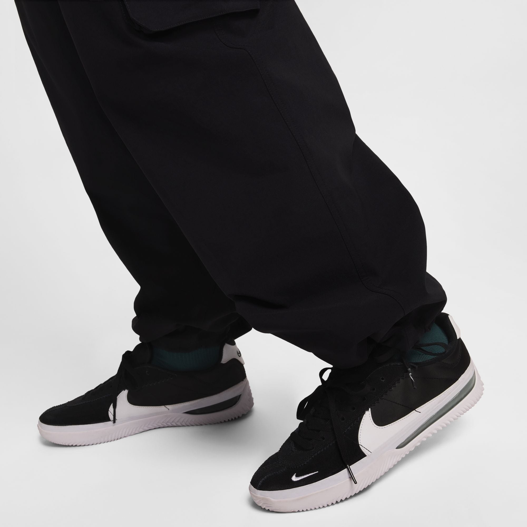 Nike SB Kearny Cargo Skate Pants - Black/White