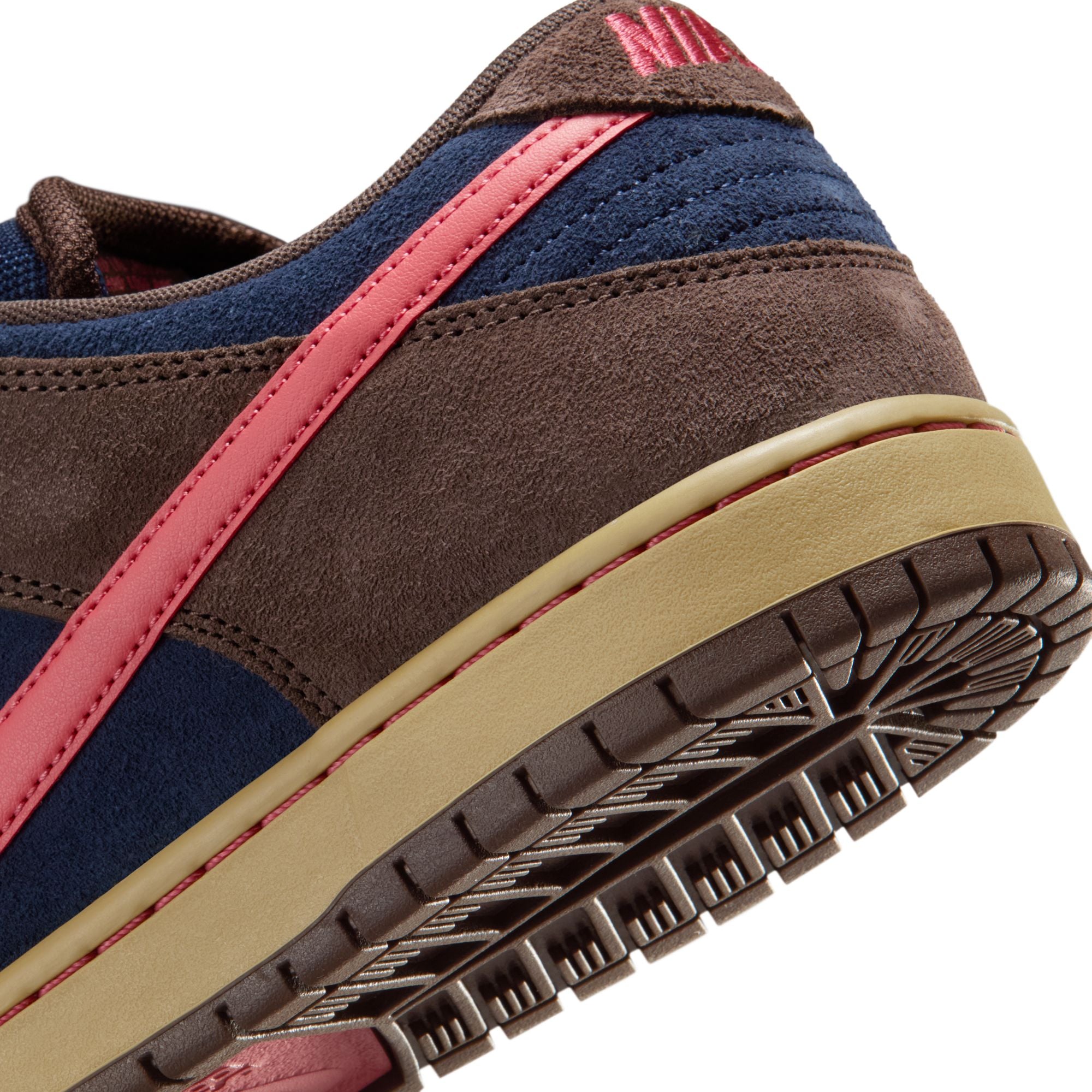 Nike SB Dunk Low Pro - BAROQUE BROWN/ADOBE-MIDNIGHT NAVY