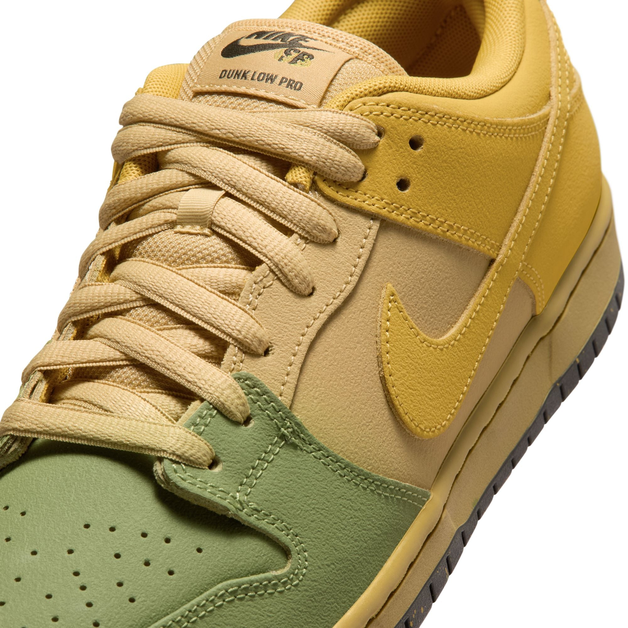 Nike SB Dunk Low Pro SAFFRON QUARTZ/SAFFRON QUARTZ-PEAR