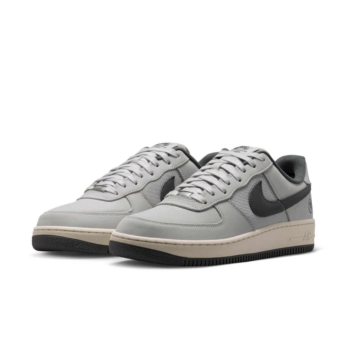 NIKE SB AIR FORCE 1 YUTO - WHITE/IRON GREY-WHITE-COCONUT MILK