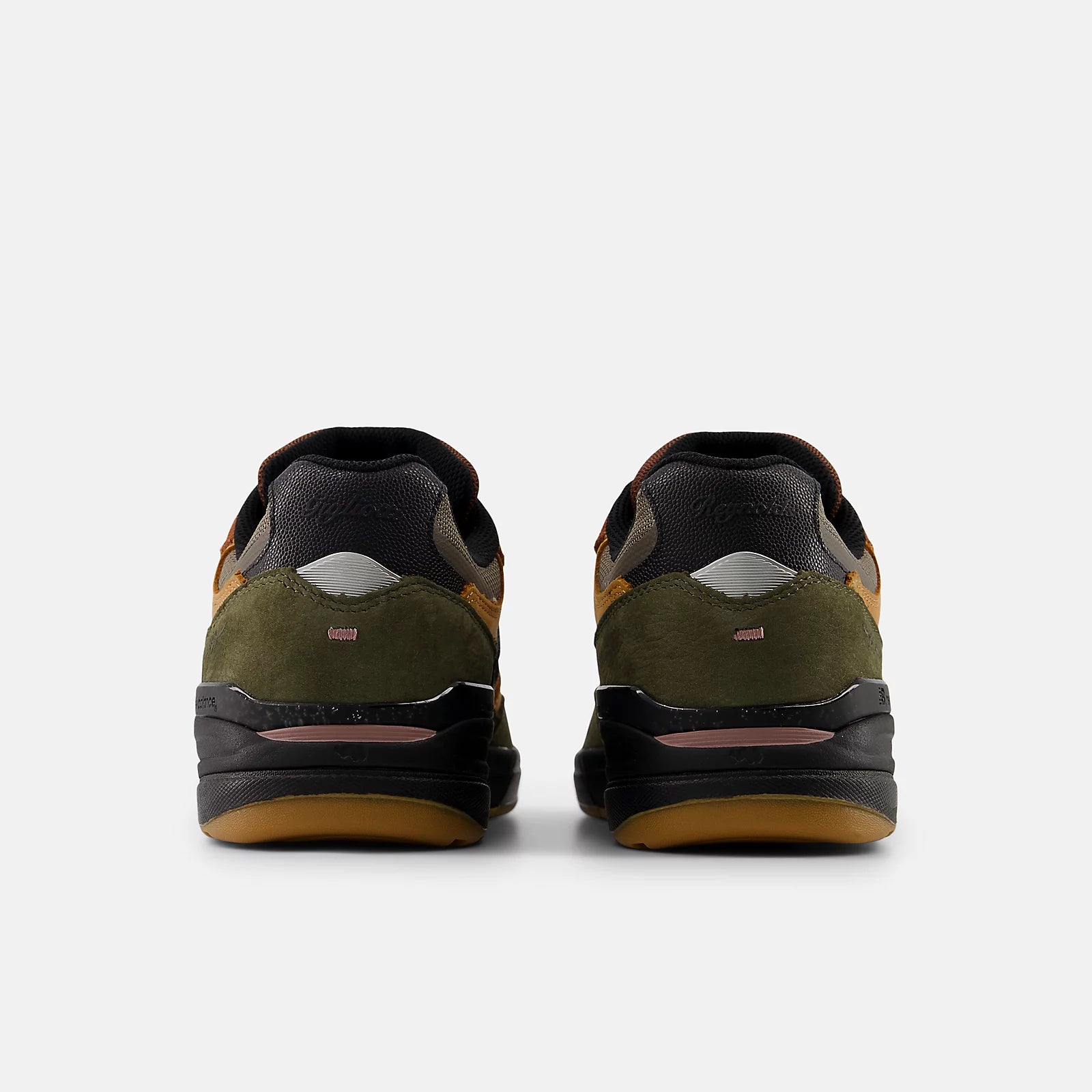 NB Numeric 933 Reynolds x Mike Gigliotti - True brown with candy pink