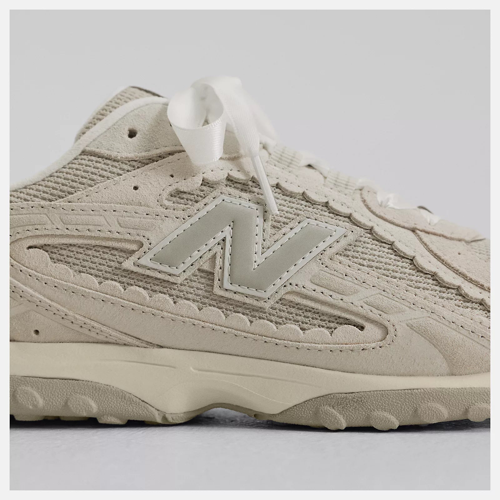 New Balance 204L - Sea Salt with Linen