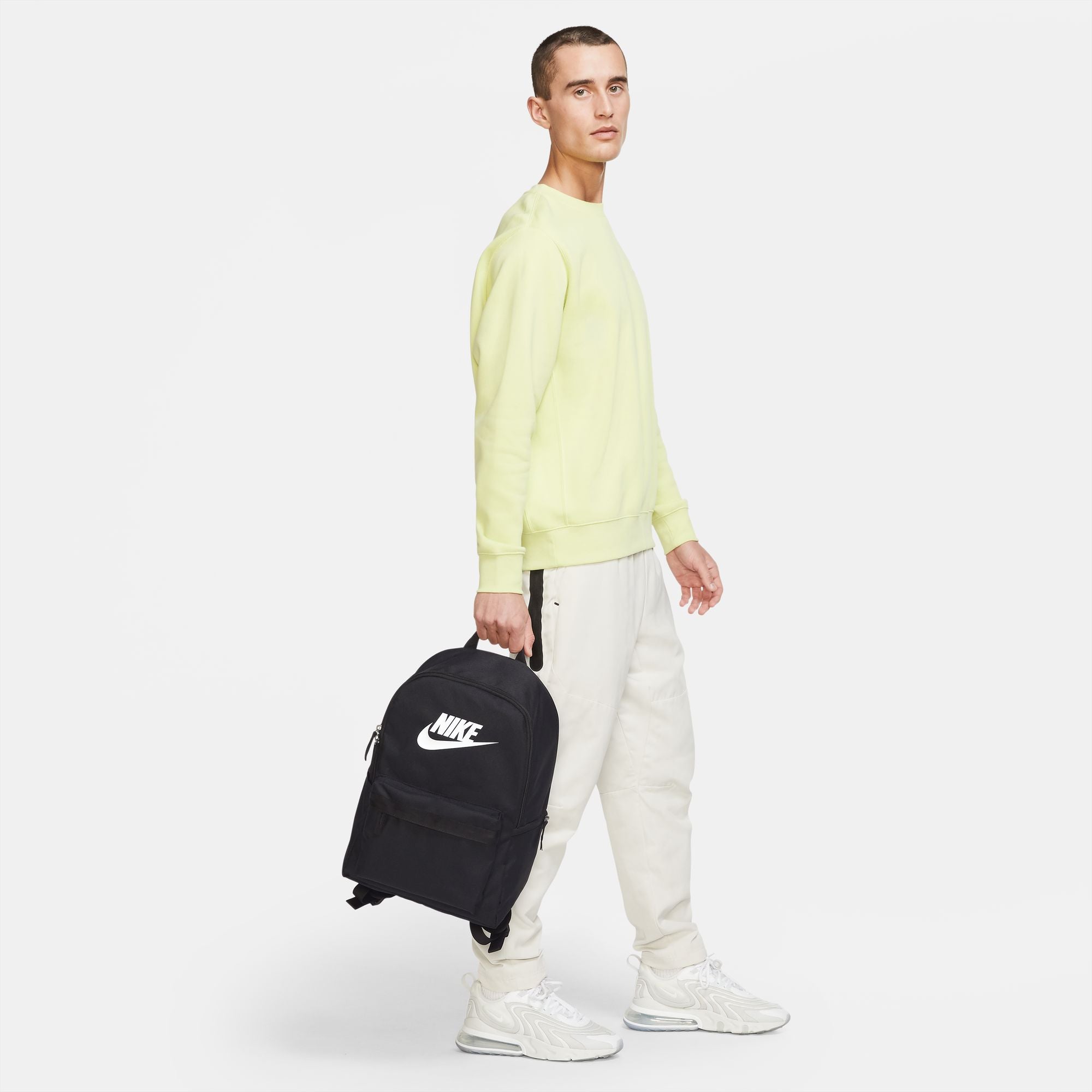 NIKE HERITAGE BACKPACK (25L) - BLACK/WHITE