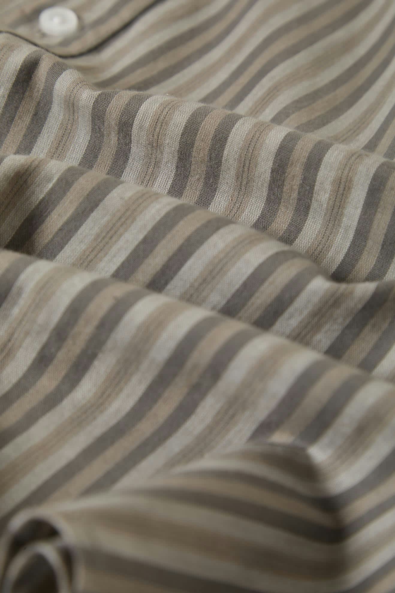 Charter Stripe S/S Woven Shirt - Charcoal Grey