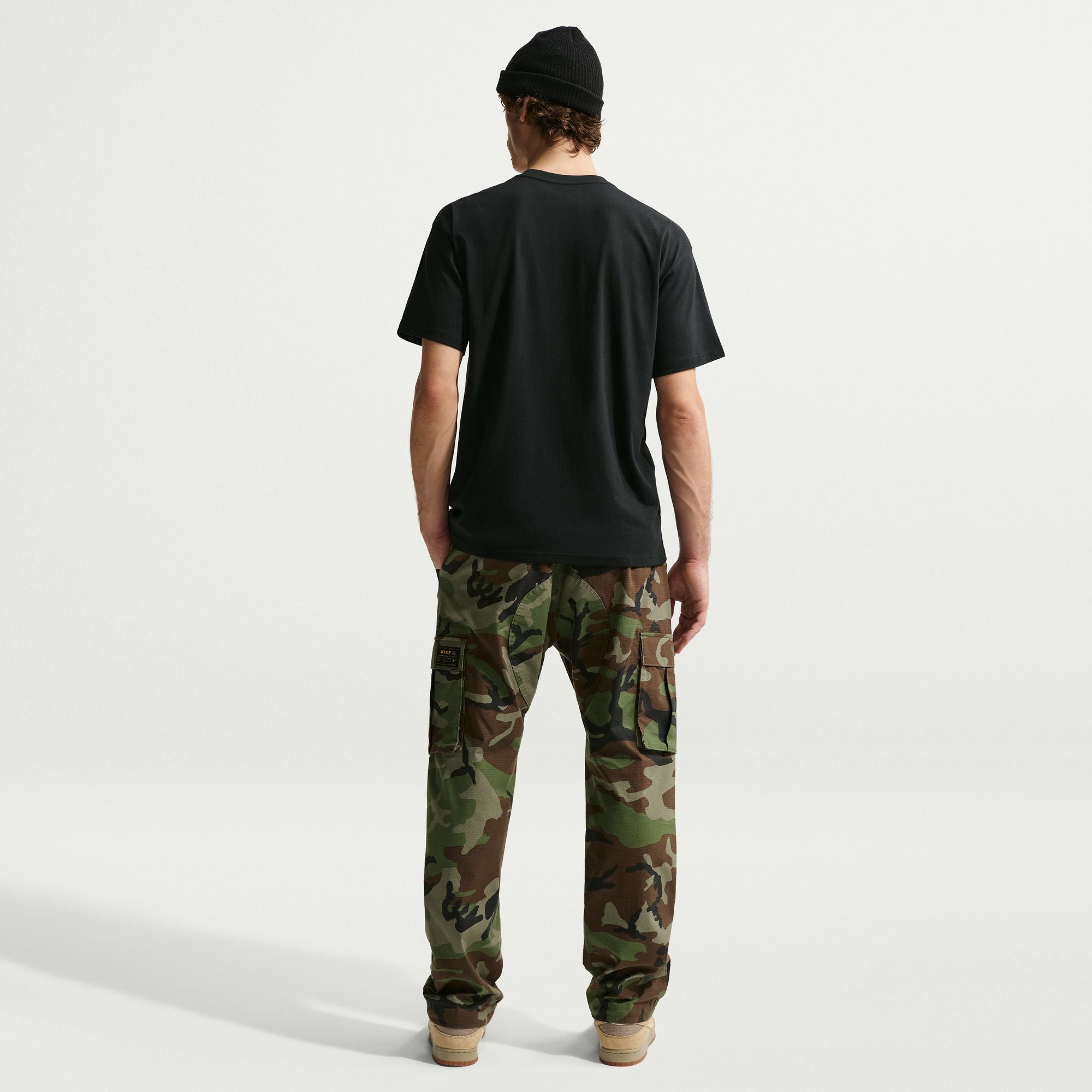 Nike SB Logo Skate T-Shirt - Black