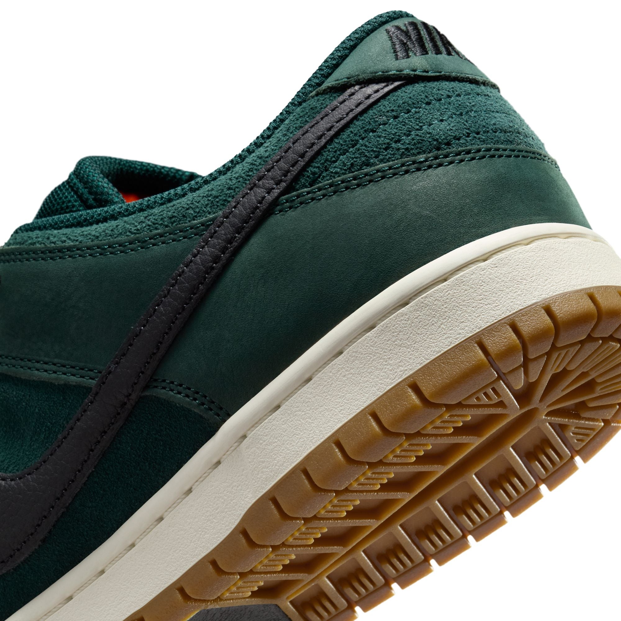 Nike SB Dunk Low Pro - DEEP FIR/BLACK-FIR-SAIL