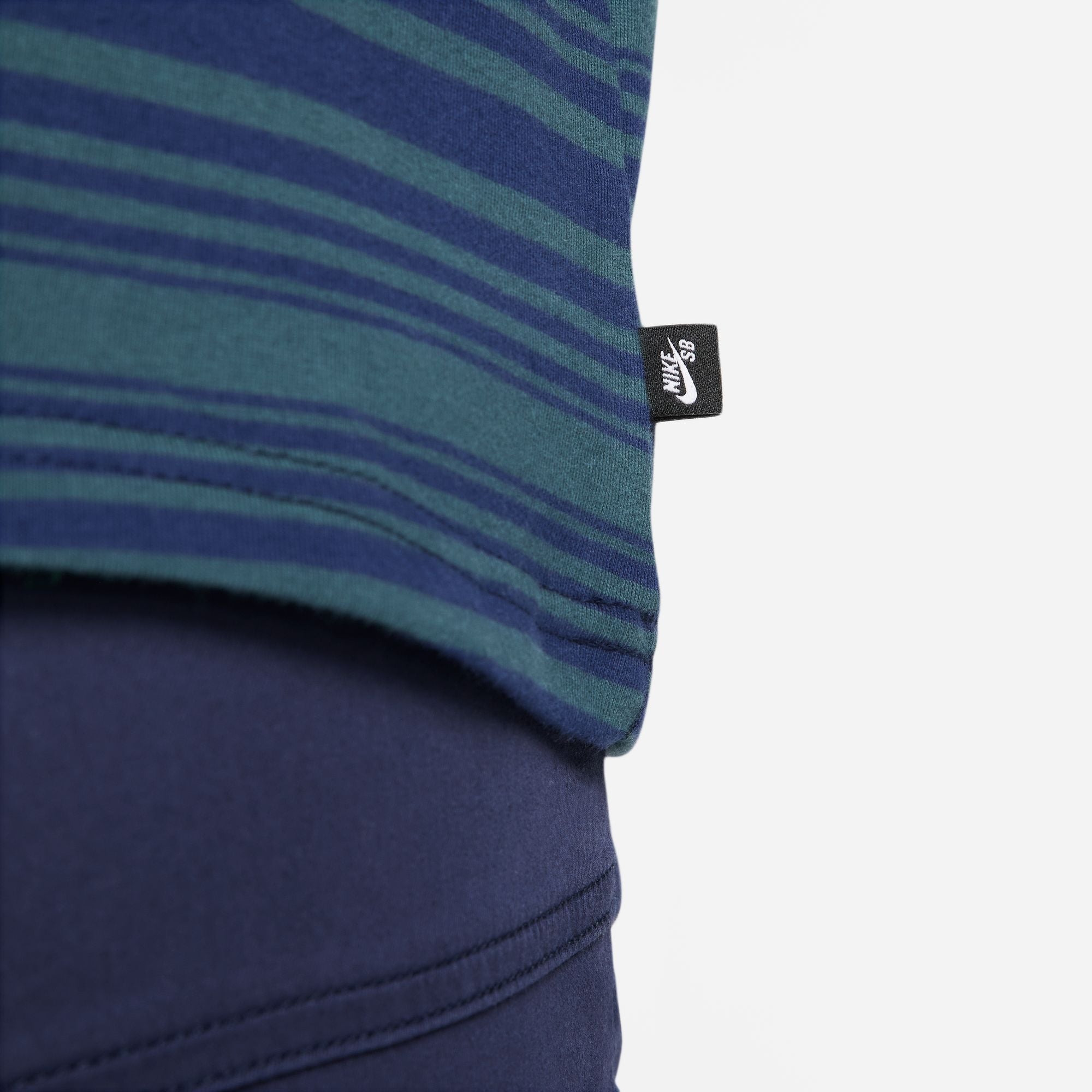 Nike SB Long-Sleeve Skate T-Shirt - Midnight Navy/Deep Jungle