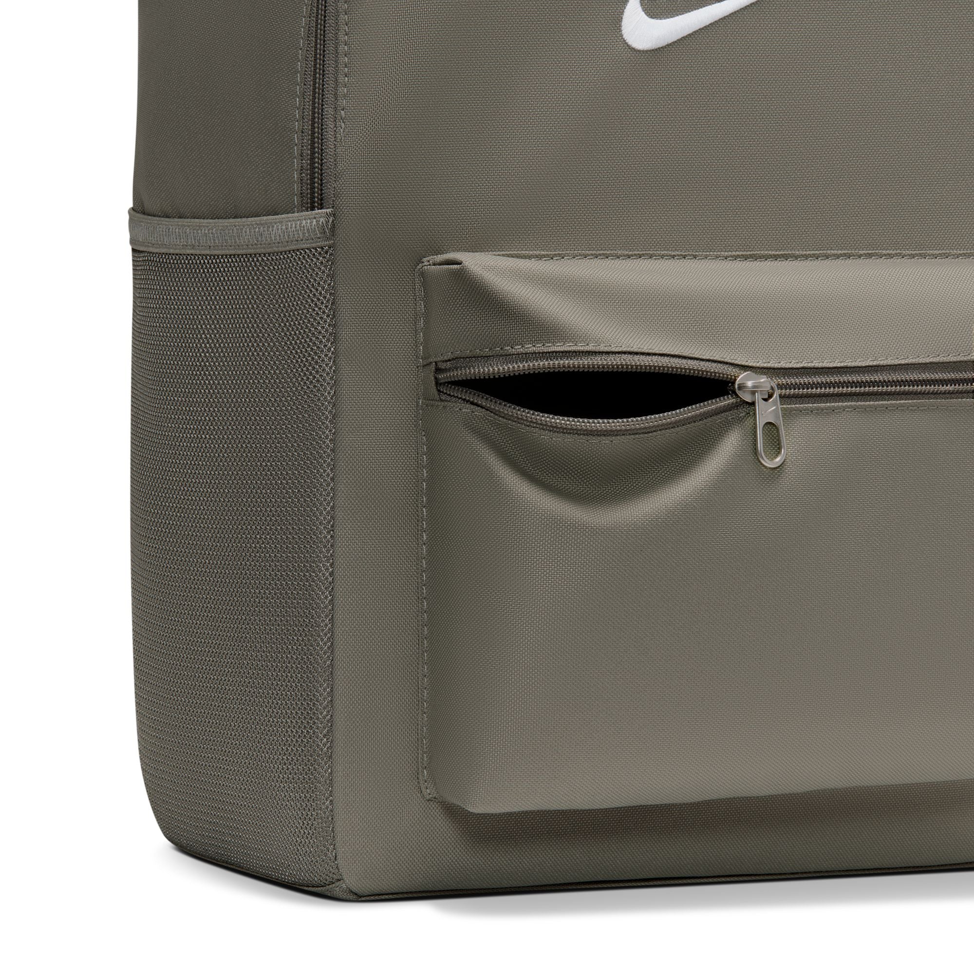 Nike Heritage Backpack 2.0 (23L) - LIGHT ARMY/LIGHT ARMY/WHITE