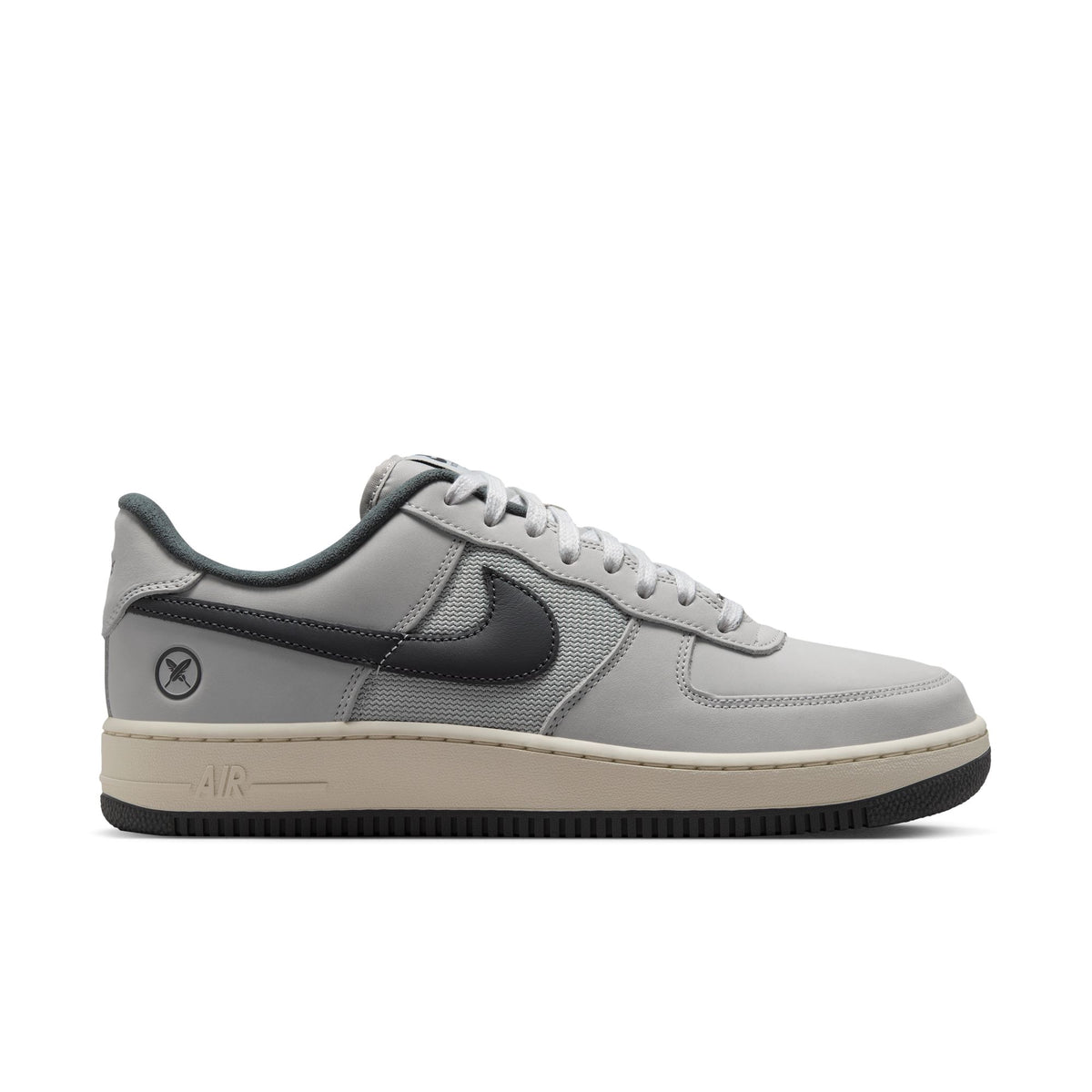 NIKE SB AIR FORCE 1 YUTO - WHITE/IRON GREY-WHITE-COCONUT MILK