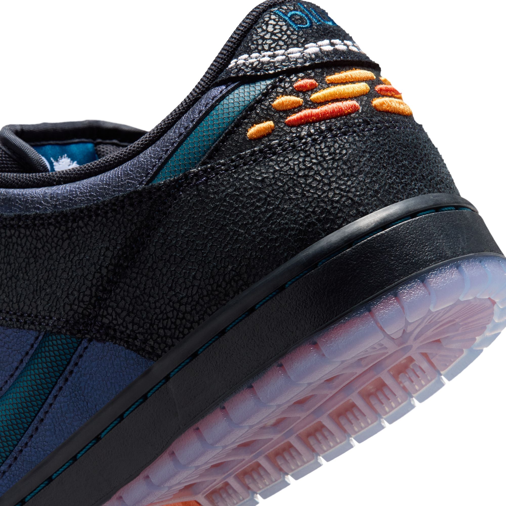 NIKE SB DUNK LOW PRO QS BT - BLACK/MARINA-WHITE-CAMPFIRE ORANGE