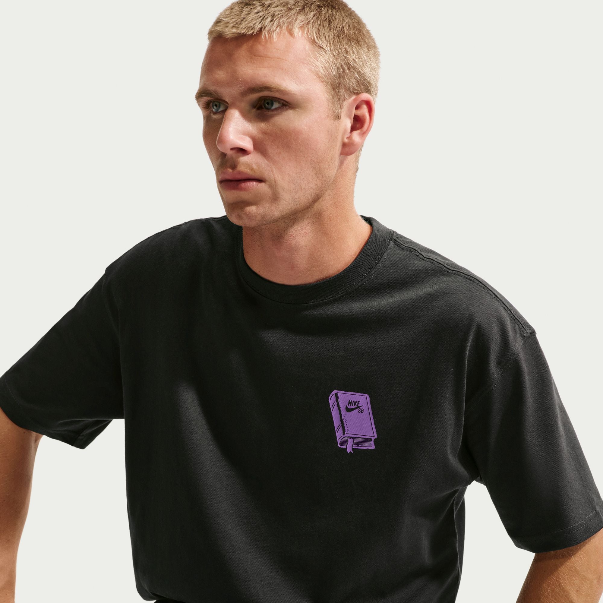Nike SB Skate Graphic T-Shirt - Black/Purple