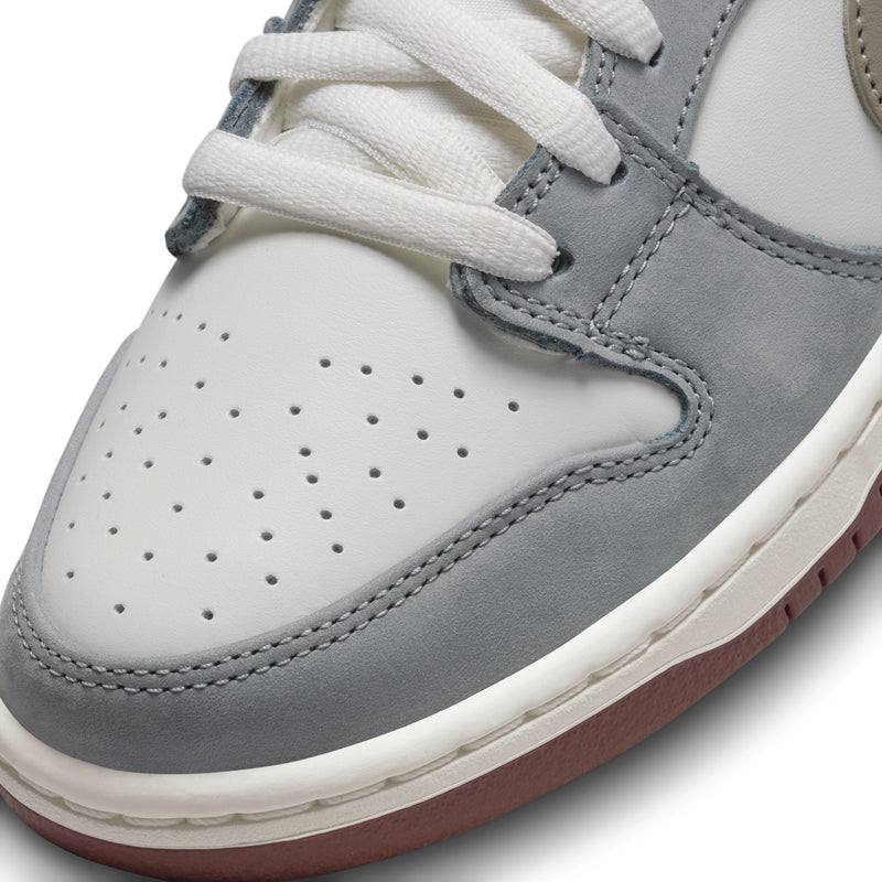 NIKE SB DUNK LOW PRO - WOLF GREY/IRON GREY-SAIL