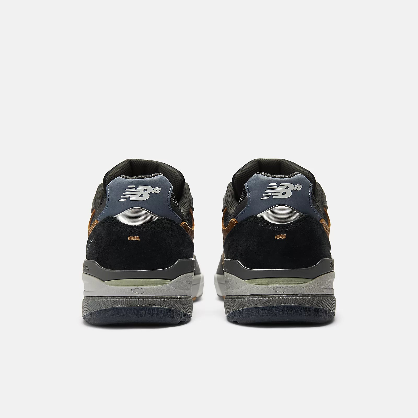 NB Numeric Andrew Reynolds 933 - Castlerock with Vintage Indigo (2E WIDE)