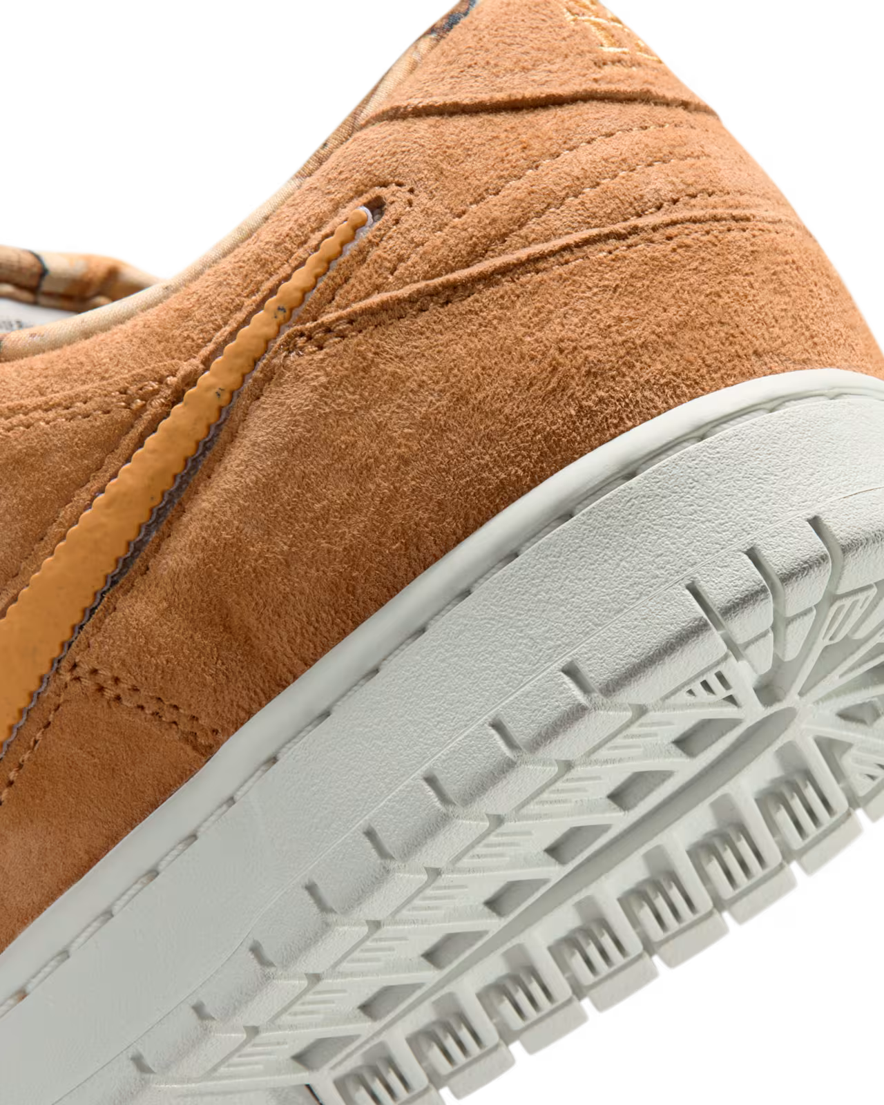 NIKE SB DUNK LOW PRO - FLAX/HONEYCOMB-SUMMIT WHITE-SAIL
