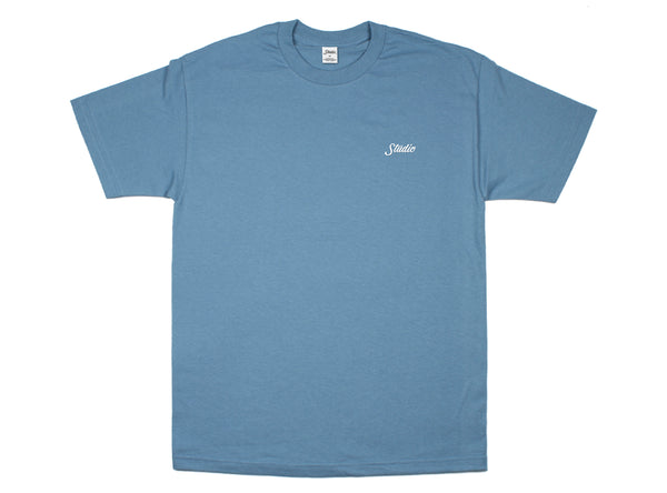 STUDIO SMALL SCRIPT T-SHIRT - STONE BLUE